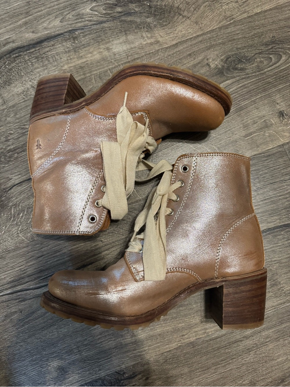 Frye - Picture 4 of 7